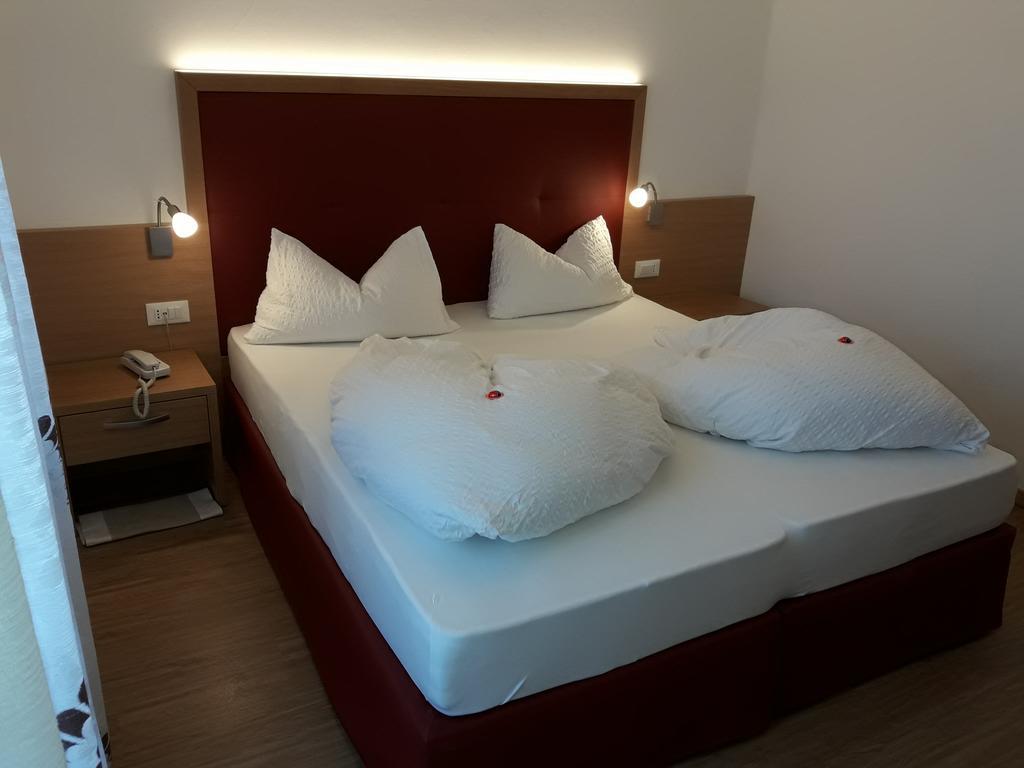 Hotel Lux メラーノ エクステリア 写真